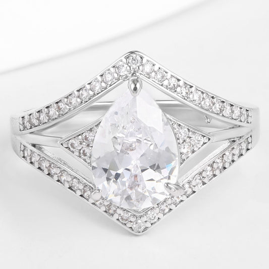 Inel din Aliaj Placat cu Aur ( 10 grame ) cu Cristal Alb Emporia®