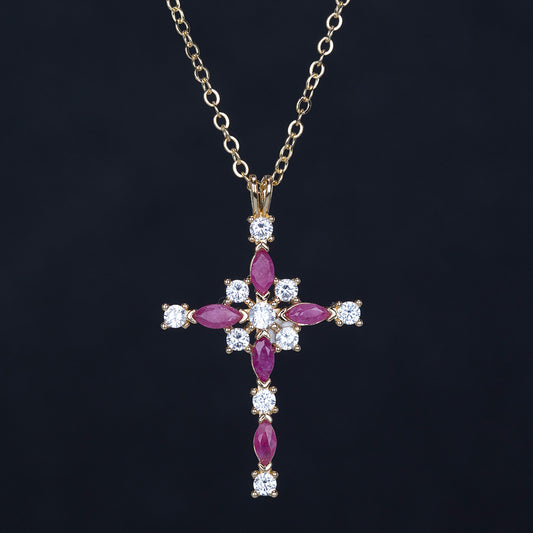 Cruce Colier din Aliaj Placat cu Aur ( 8 grame ) cu Rubin și Cristal Alb Emporia® 2.29 Carate ( Colier+Pandantiv )