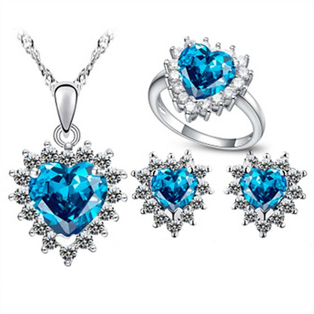 Set din Aliaj Placat cu Aur cu Cristal Albastru Emporia® și Cristal Alb Emporia® ( Colier+Cercei+Inel+Pandantiv )