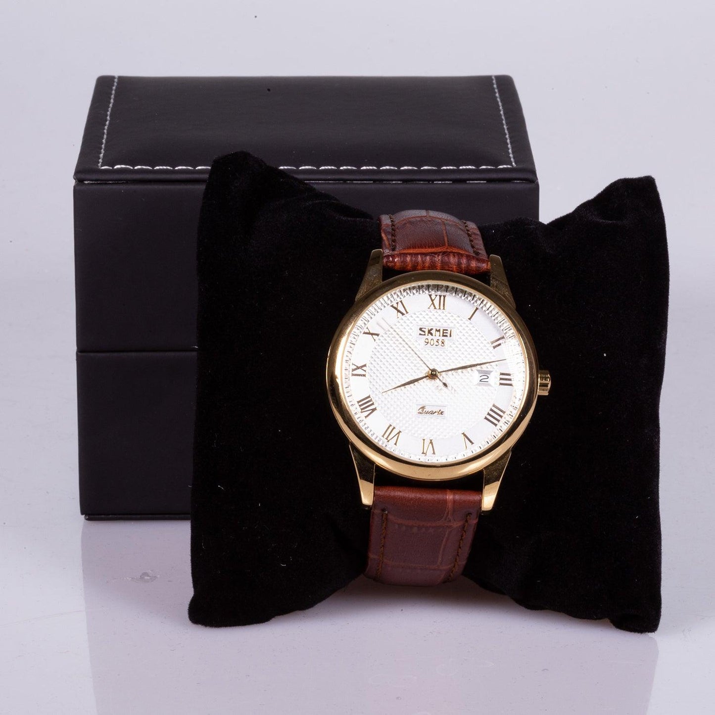 Ceas din Oțel inoxidabil cu Curea din Piele Maro cu Cadran Crem - Bijuterii TV