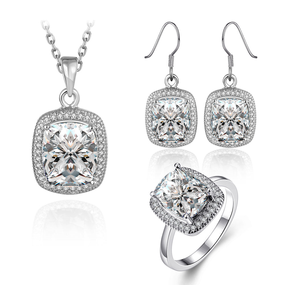 Set din Aliaj Placat cu Aur cu Cristal Alb Emporia® ( Colier+Cercei+Inel )