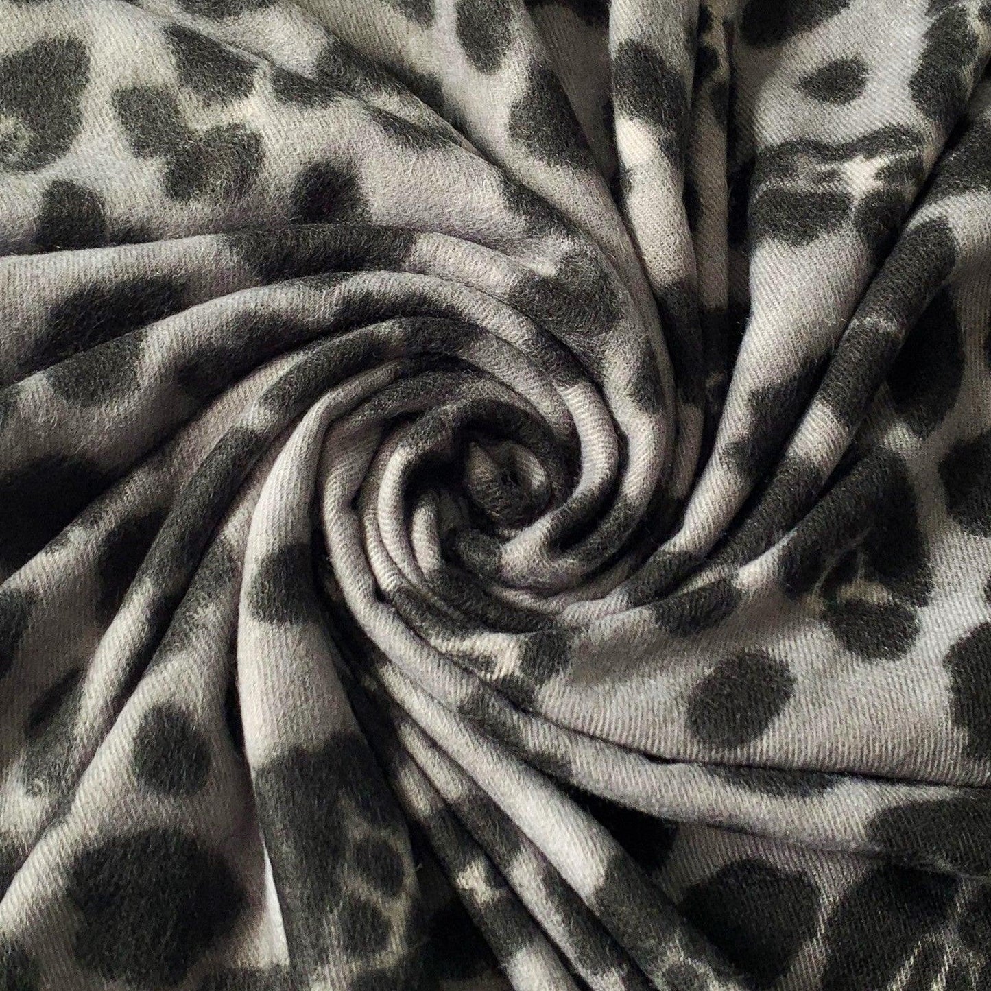 Eșarfă-Șal din Lână, 65 cm x 180 cm, Model Leopard, Gri - Bijuterii TV
