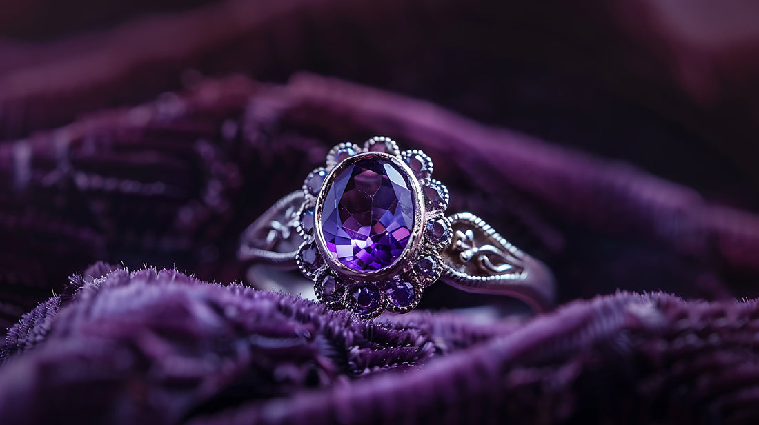 Magia bijuteriilor cu ametist - Cum argintul și aurul scot în evidență frumusețea acestei pietre prețioase mov?