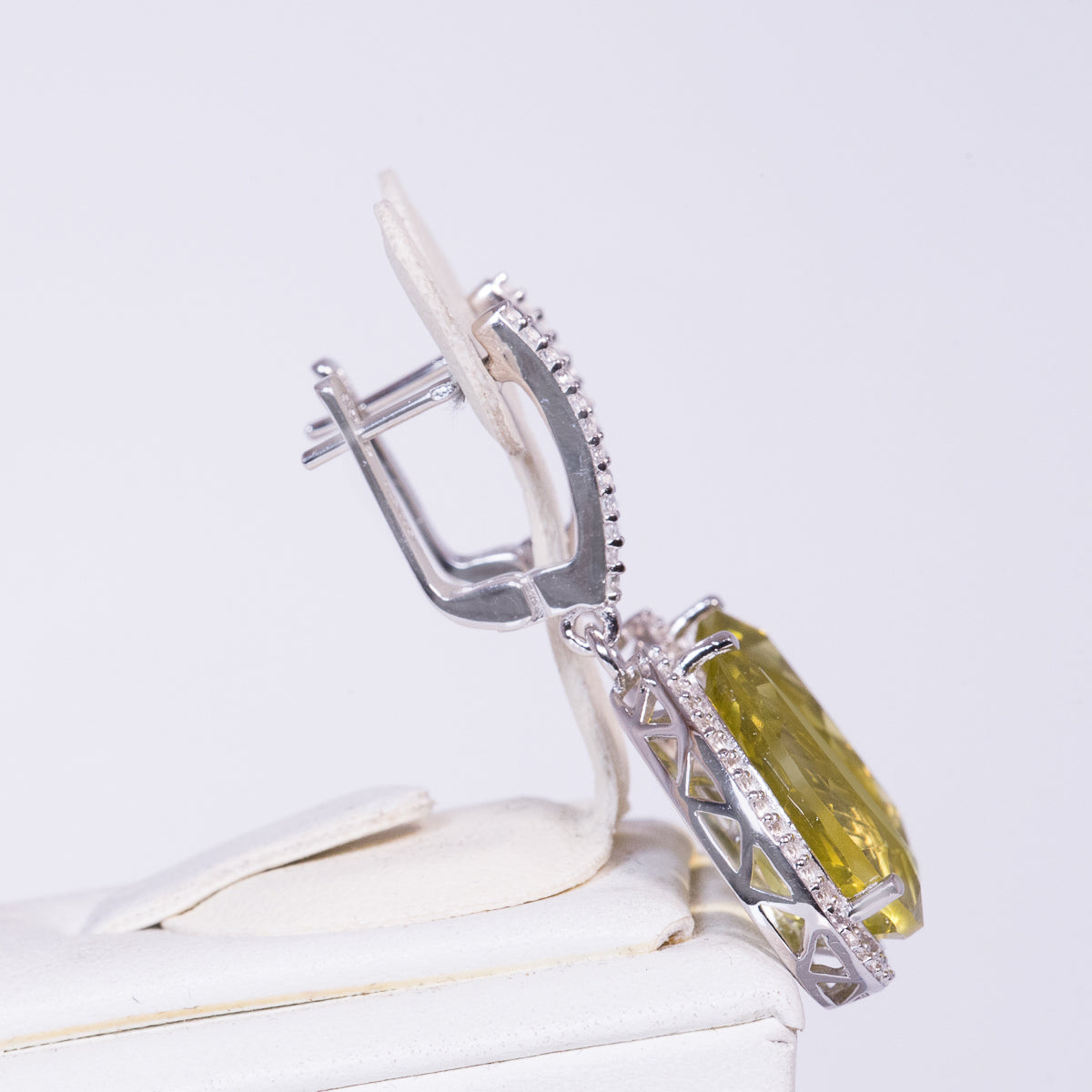 Cercei din Argint 925 ( 6.31 grame ) cu Cristal de Cuarț Brazilian și Topaz Alb 20.74 Carate