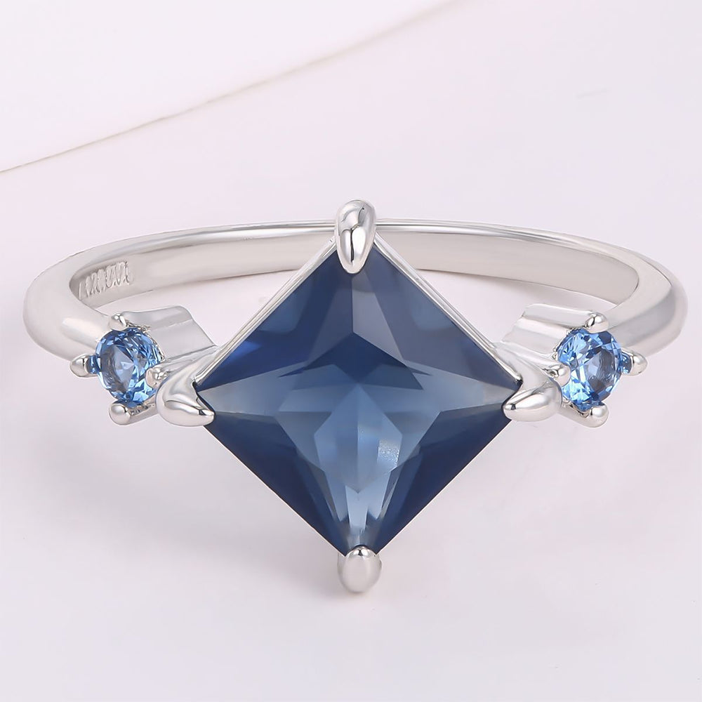 Inel din Aliaj Placat cu Aur ( 10 grame ) cu Cristal Albastru Emporia® 1 