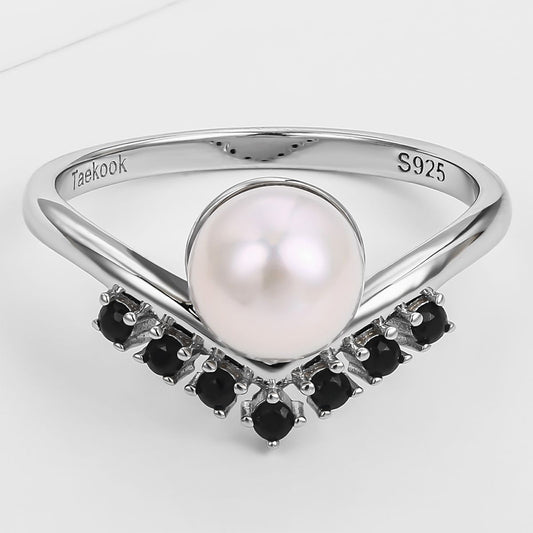 Inel din Aliaj Placat cu Aur ( 10 grame ) cu Cristal Negru Emporia® și Perlă de cristal