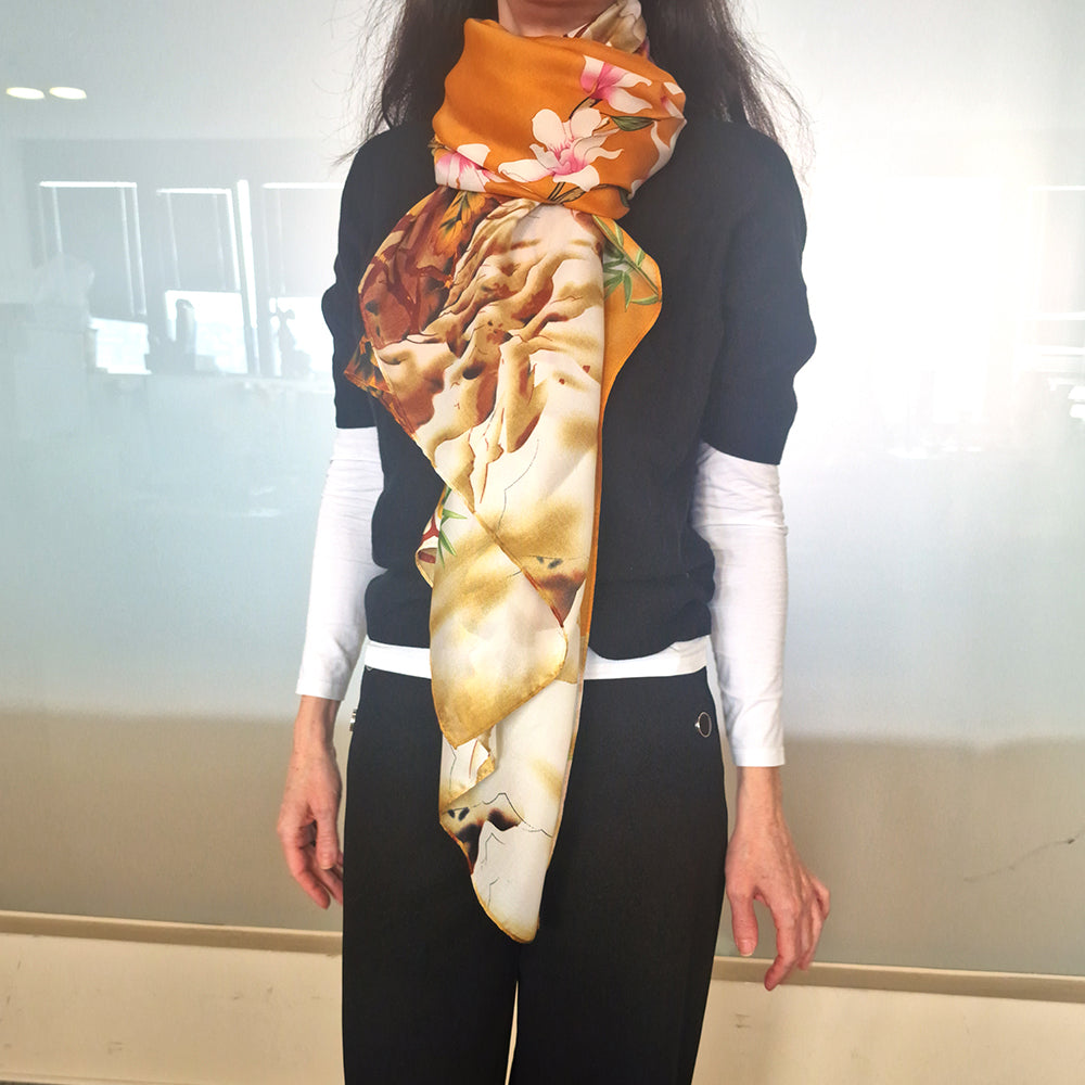 Eșarfă cu model ”Grădina Edenului”, Portocalie , 85 cm x 180 cm, 100% Mătase Vegană 4 