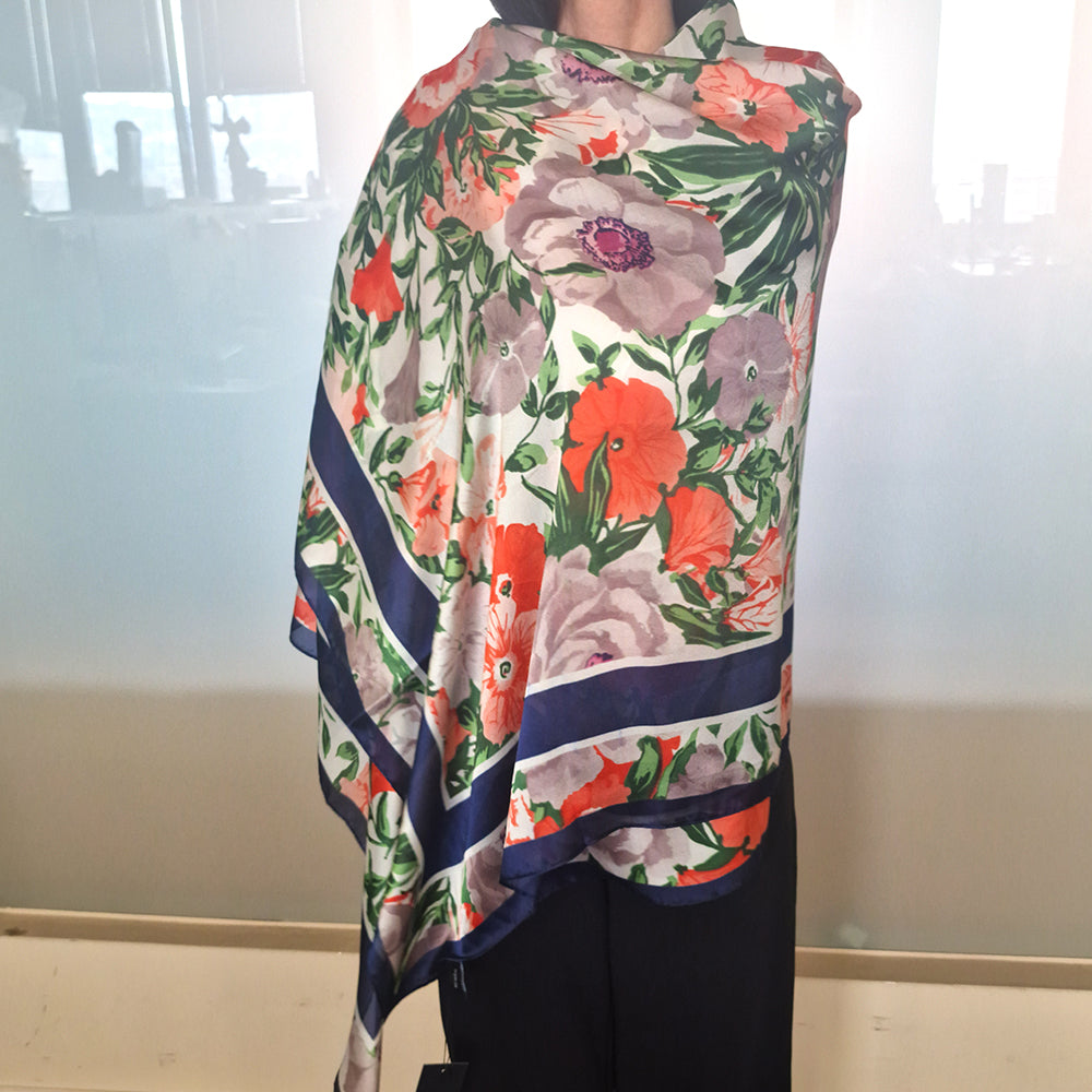 Eșarfă cu model ”Floral și inscripții”, Albastră, 85 cm x 180 cm, 100% Mătase Vegană 3 