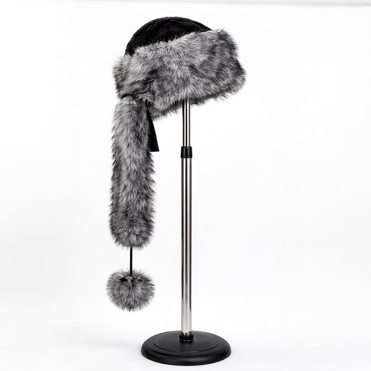 Căciulă de iarnă din blană artificială argintie, cu eșarfă – mărime universală