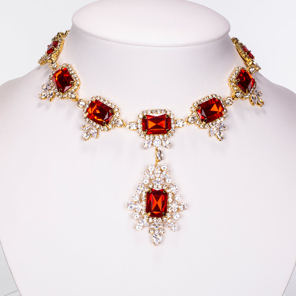 Set din Aliaj Placat cu Aur ( 28 grame ) cu Cristal Roșu Emporia® și Cristal Alb Emporia® ( Colier+Cercei ) 6 