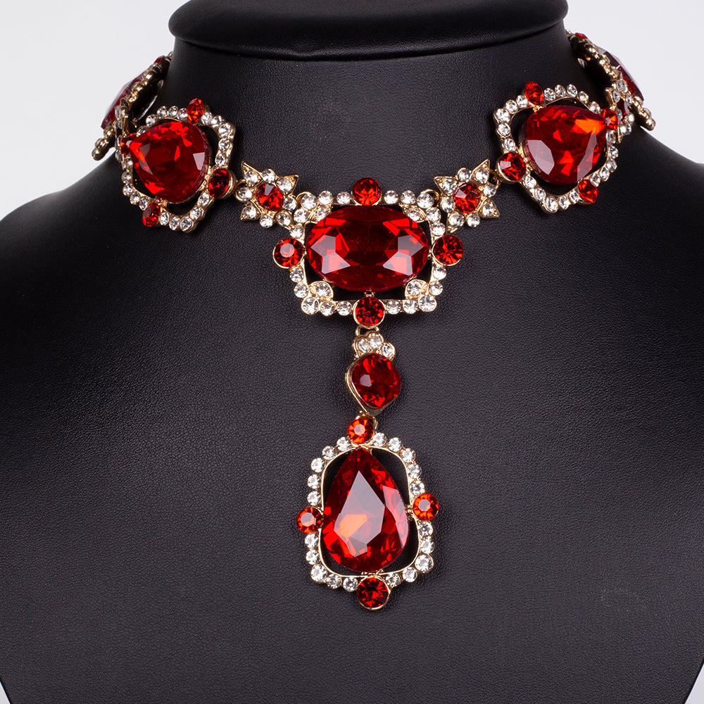 Set din Aliaj Placat cu Aur ( 147.2 grame ) cu Cristal Roșu Emporia® și Cristal Alb Emporia® ( Colier+Cercei ) 4 
