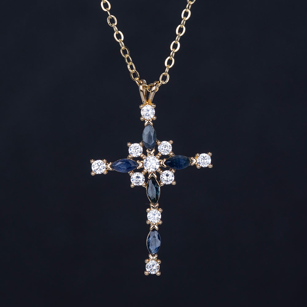 Cruce Colier din Aliaj Placat cu Aur ( 8 grame ) cu Safir și Cristal Alb Emporia® 2.29 Carate ( Colier+Pandantiv )