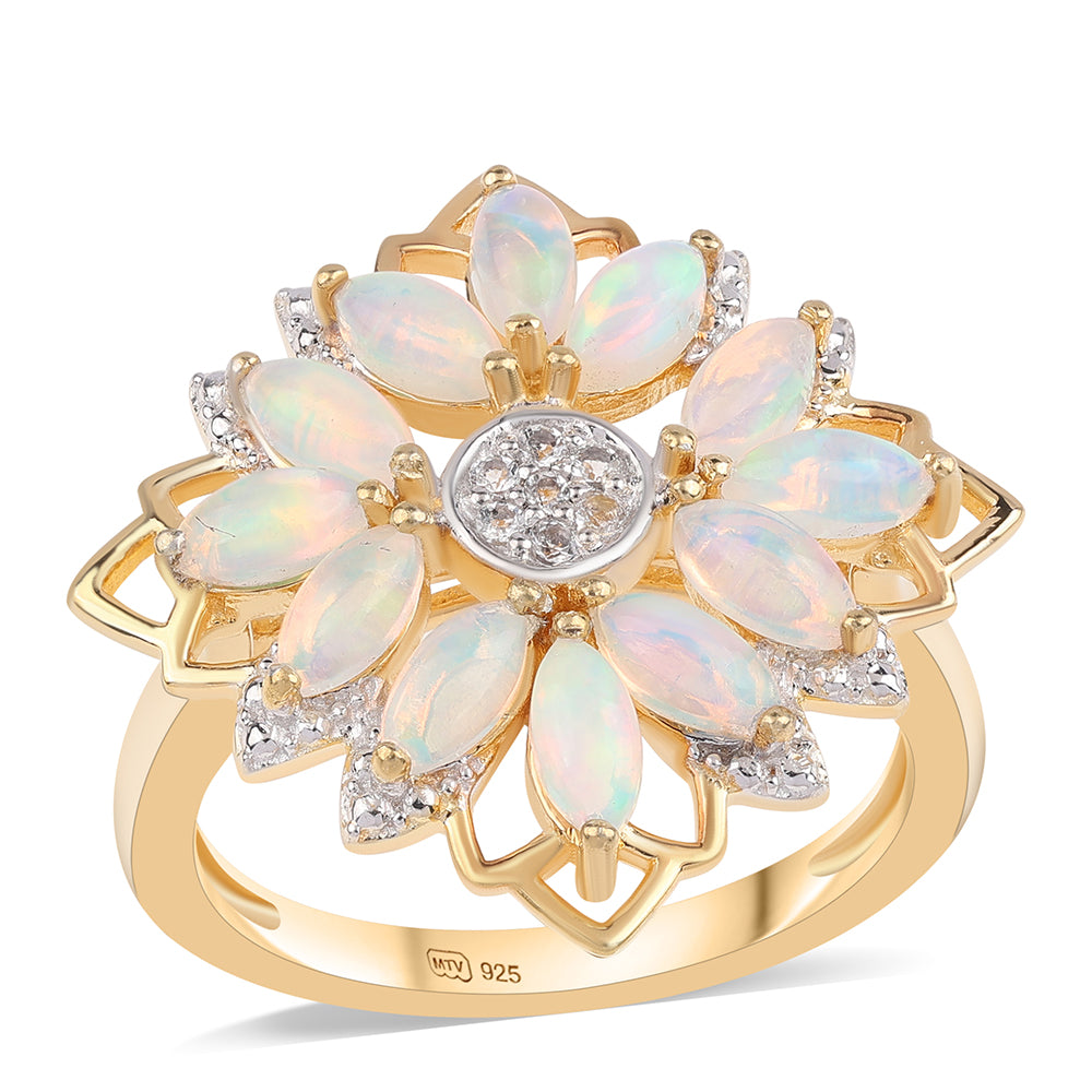 Inel din Argint 925 Placat cu Aur ( 4.21 grame ) cu Opal Etiopian Lega Dembi și Topaz Alb 1.74 Carate