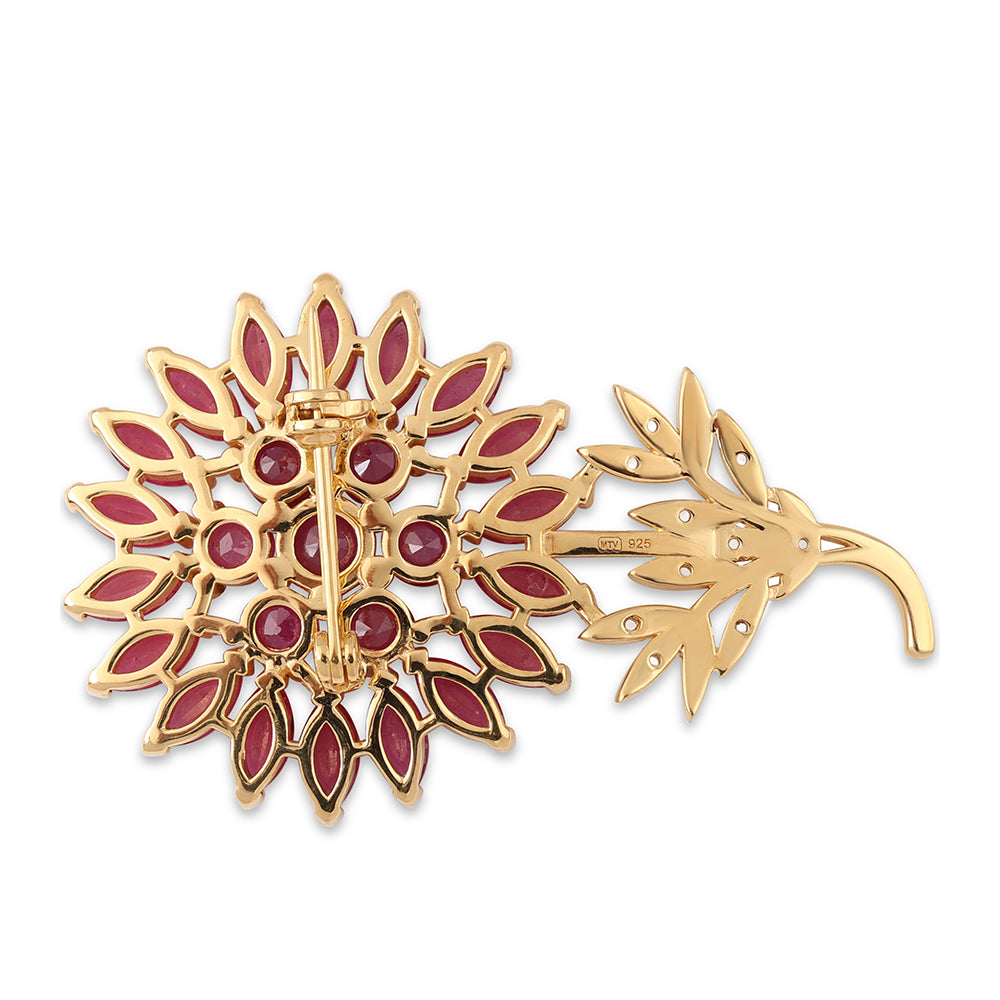 Broşă din Argint 925 Placat cu Aur ( 7.15 grame ) cu Rubin Mozambic și Topaz Alb 8.84 Carate 3 