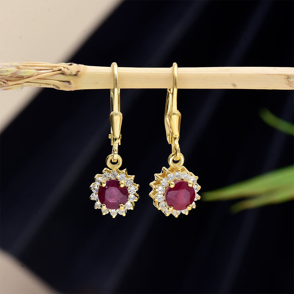 Cercei din Argint 925 Placat cu Aur ( 2.73 grame ) cu Rubin Malagasy și Topaz Alb 0.91 Carate