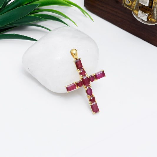 Cruce Pandantiv din Argint 925 Placat cu Aur ( 1.89 grame ) cu Rubin Malagasy 2.7 Carate