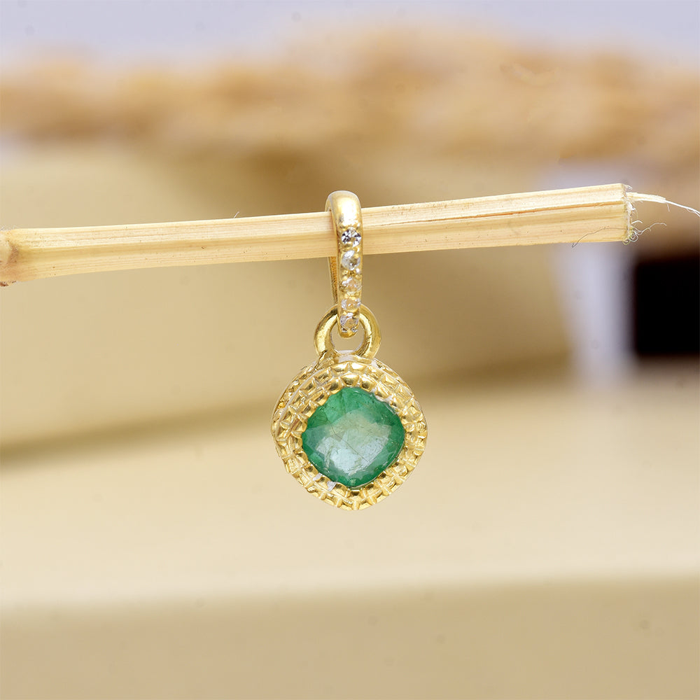 Pandantiv din Argint 925 Placat cu Aur ( 1.31 grame ) cu Smarald Brazilian și Topaz Alb 0.76 Carate 2 