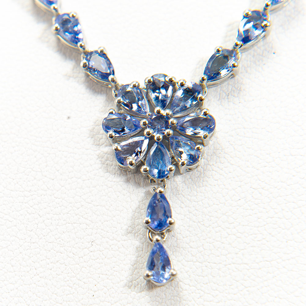 Colier din Argint 925 ( 5 grame ) cu Tanzanit AAA 3.66 Carate 3 