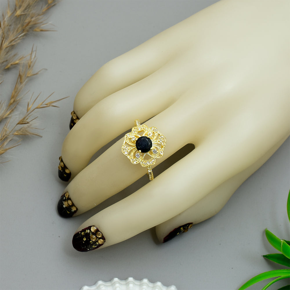 Inel din Argint 925 Placat cu Aur ( 3.78 grame ) cu Opal Etiopian Lega Dembi și Topaz Alb 0.55 Carate