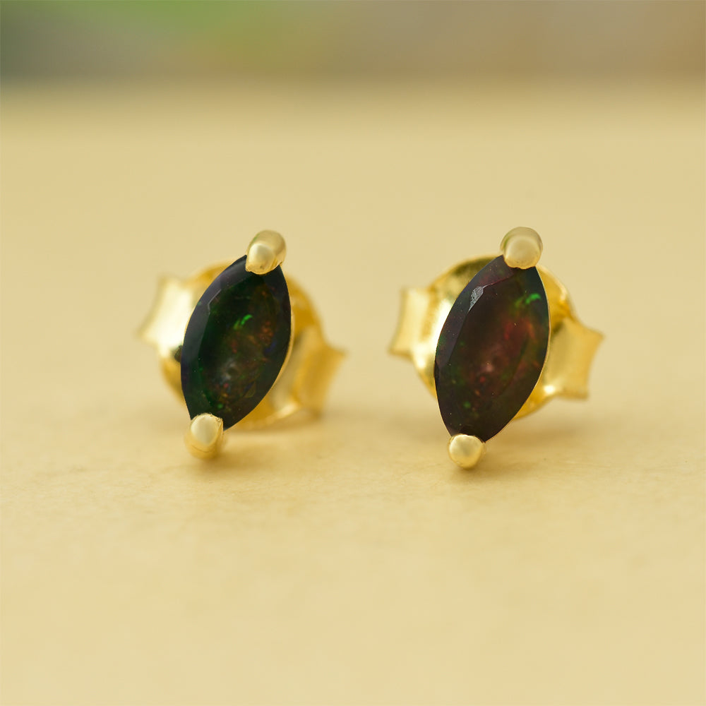 Cercei din Argint 925 Placat cu Aur ( 0.53 grame ) cu Opal Etiopian Lega Dembi 0.22 Carate 4 