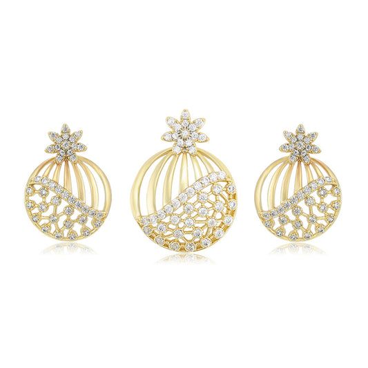 Set din Aliaj Placat cu Aur cu Cristal Alb Emporia® ( Cercei+Pandantiv )