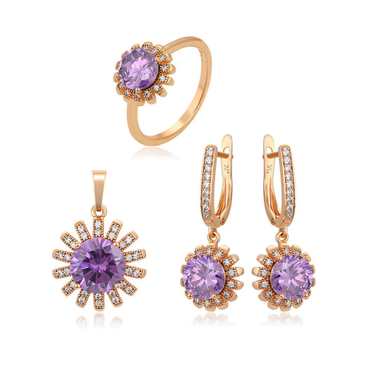 Set din Aliaj Placat cu Aur cu Cristal Violet Emporia® și Cristal Alb Emporia® ( Cercei+Inel+Pandantiv )