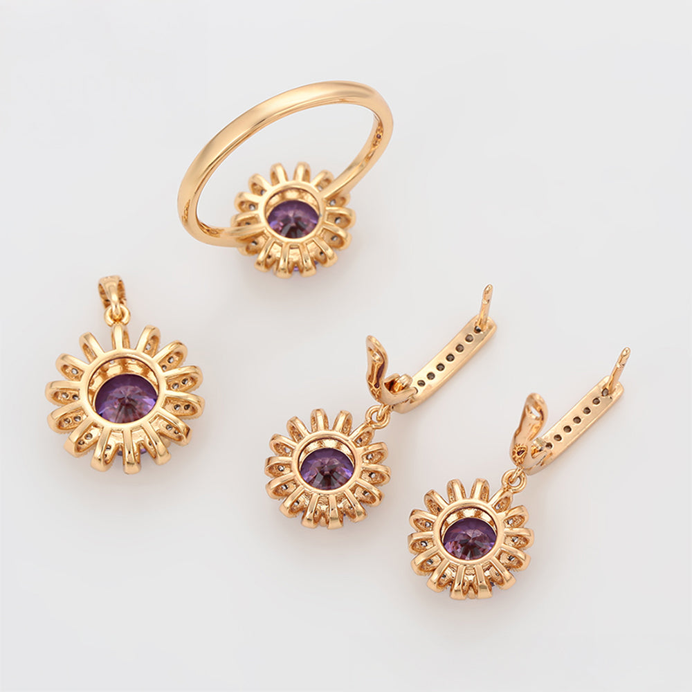 Set din Aliaj Placat cu Aur cu Cristal Violet Emporia® și Cristal Alb Emporia® ( Cercei+Inel+Pandantiv )