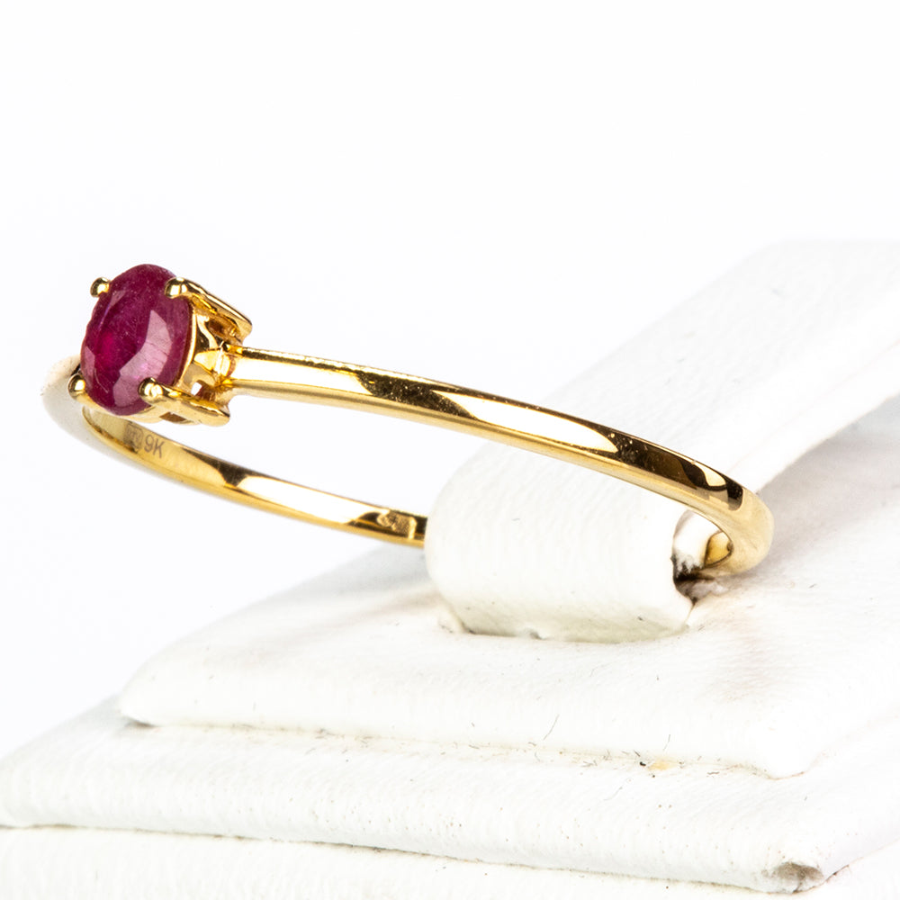 Inel din Aur de 9K ( 1.01 grame ) cu Rubin Malagasy 0.25 Carate 5 