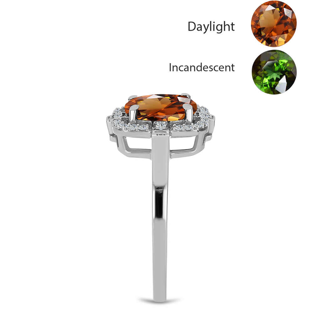 Inel din Argint 925 ( 3.09 grame ) cu Zultanit Anatolian Certificat cultivat în laborator și Topaz Alb 2.37 Carate 4 