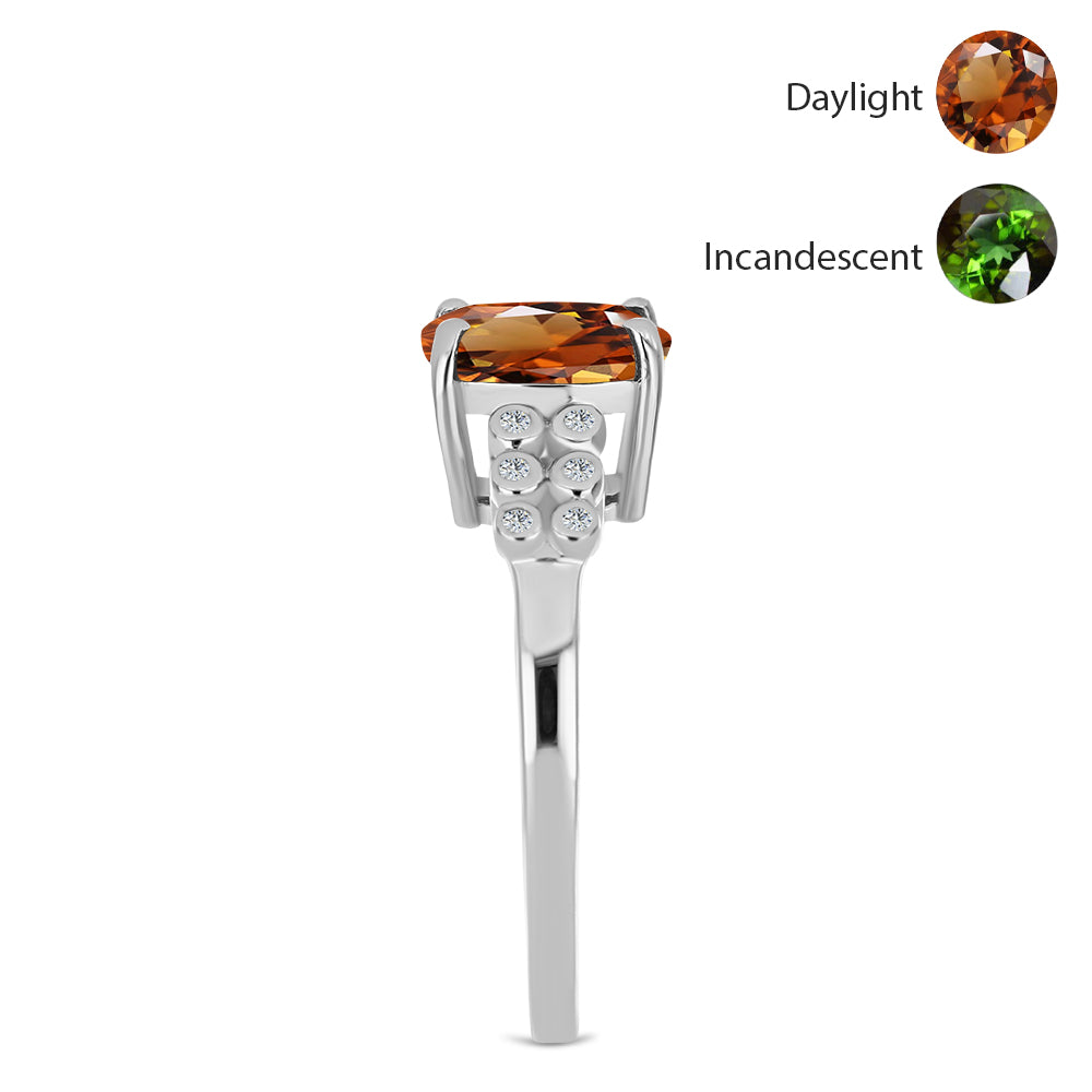 Inel din Argint 925 ( 2.72 grame ) cu Zultanit Anatolian Certificat cultivat în laborator și Topaz Alb 3.77 Carate