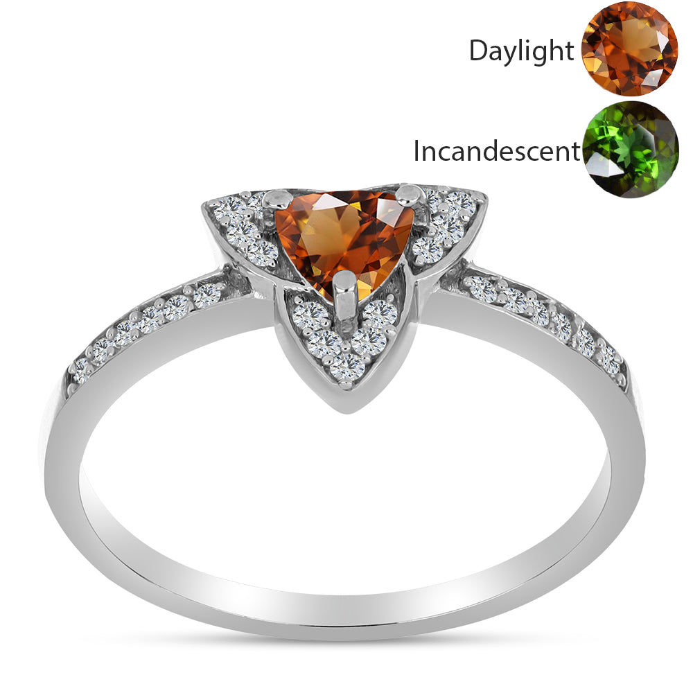 Inel din Argint 925 ( 2.35 grame ) cu Zultanit Anatolian Certificat cultivat în laborator și Topaz Alb 0.73 Carate 3 