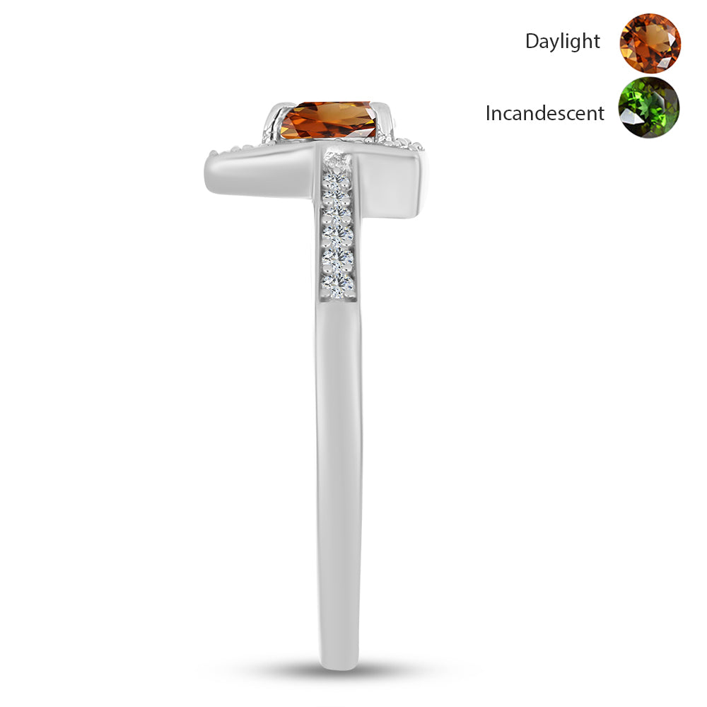 Inel din Argint 925 ( 2.35 grame ) cu Zultanit Anatolian Certificat cultivat în laborator și Topaz Alb 0.73 Carate 4 