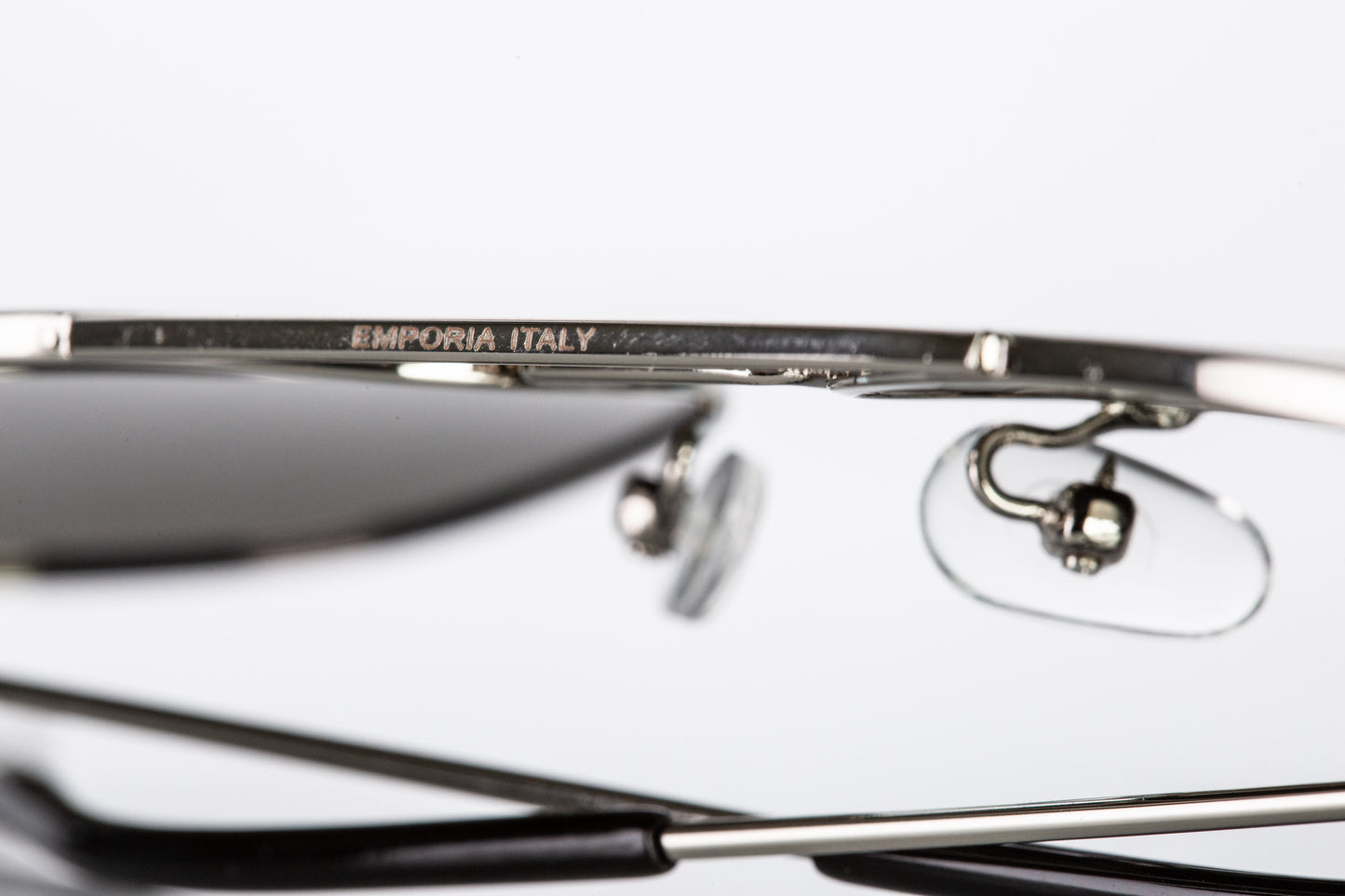 Emporia Italy - Ochelari de Soare polarizați cu filtru UV, seria Aviator "CRISTAL", cu husă și lavetă de curățare, lentile crom-argintii, ramă argintie.
